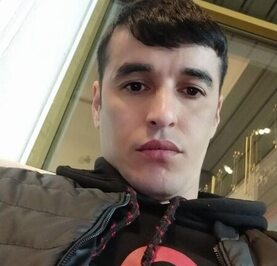 Али