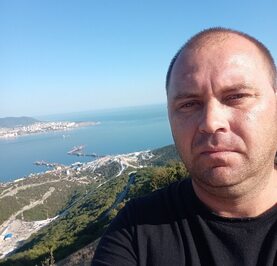Артём
