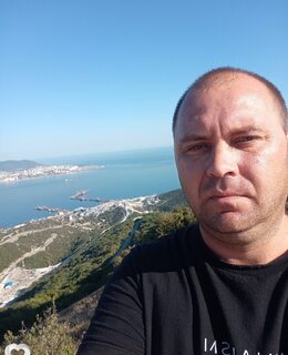 Артём